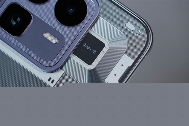 165Hz 满帧生态 + 极客面板 真我Neo8全面评测：这才是新一代潮玩电竞旗舰该有的样子