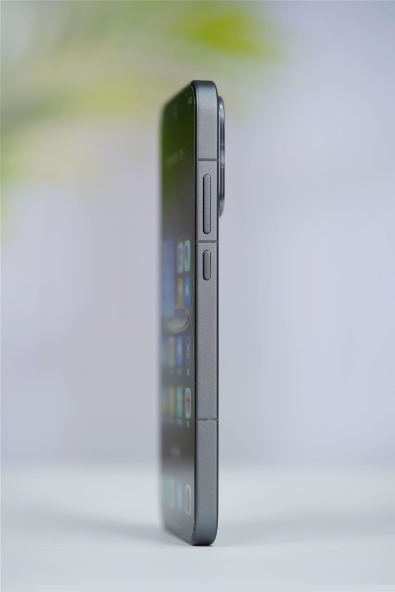 165Hz 满帧生态 + 极客面板 真我Neo8全面评测：这才是新一代潮玩电竞旗舰该有的样子