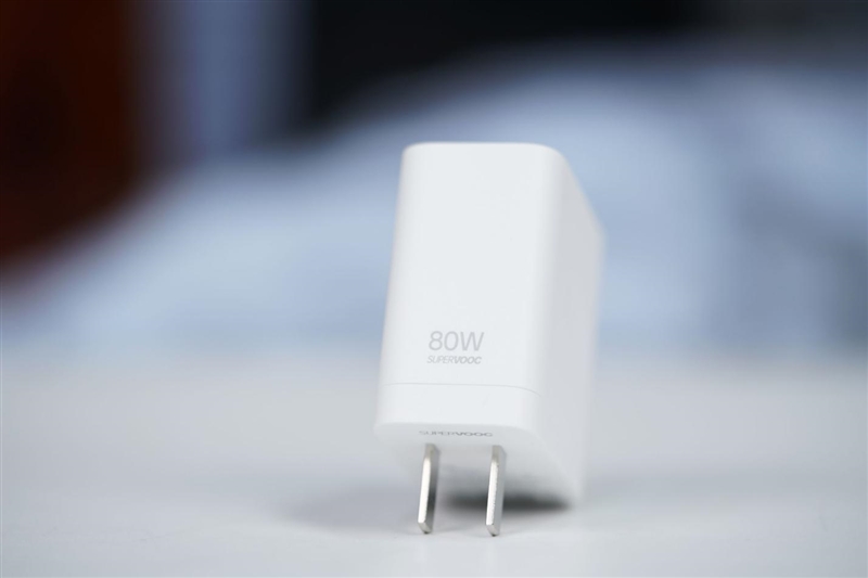 165Hz 满帧生态 + 极客面板 真我Neo8全面评测：这才是新一代潮玩电竞旗舰该有的样子