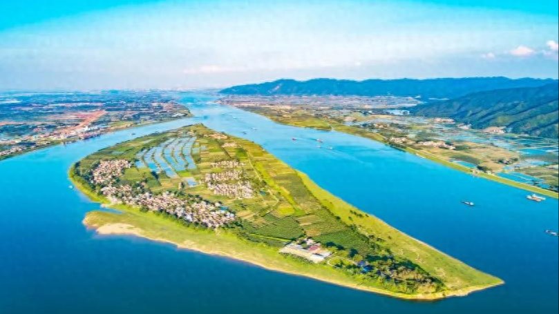 “空中引擎”发力，​鼎湖低空经济“起飞”