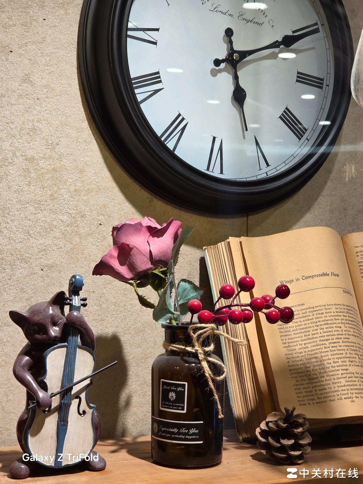 三星 Galaxy Z TriFold 评测：三折叠的新路线，生产力的再飞跃