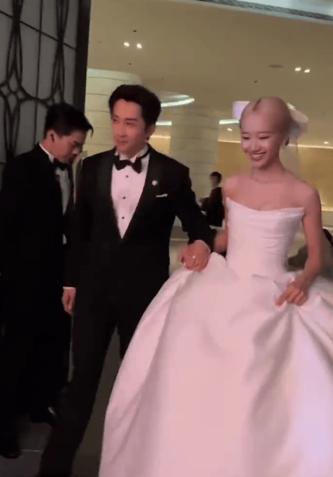 陈汉典lulu举行婚礼！二人甜蜜热吻大方秀恩爱