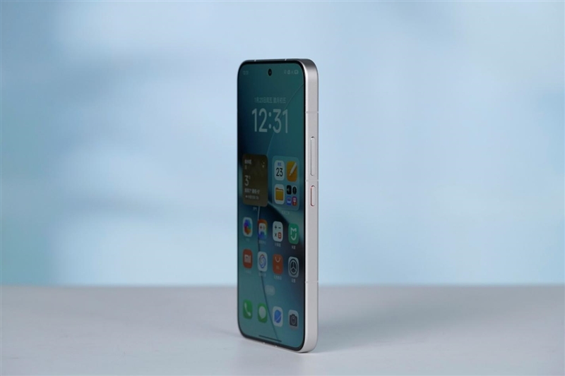 9000mAh电池+满血天玑9500s! REDMI Turbo 5 Max全面评测:这次把中端机的桌子掀了