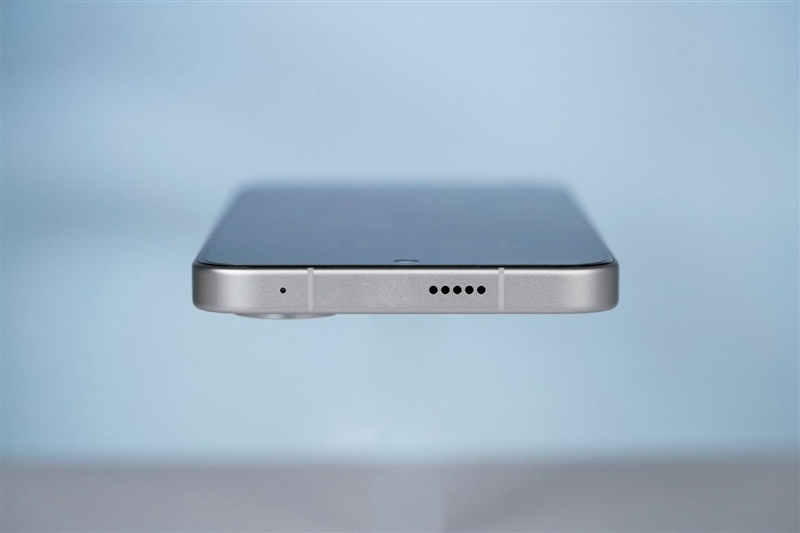 9000mAh电池+满血天玑9500s! REDMI Turbo 5 Max全面评测:这次把中端机的桌子掀了