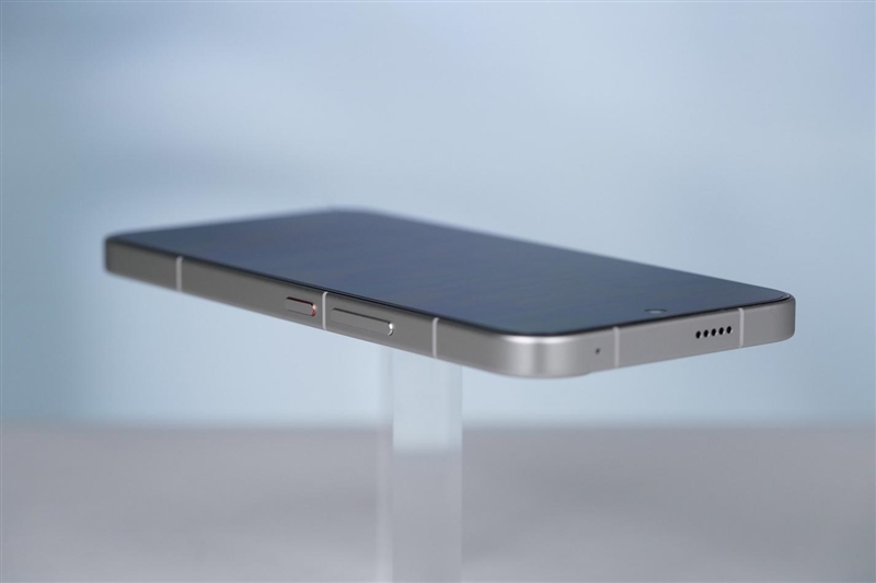 9000mAh电池+满血天玑9500s! REDMI Turbo 5 Max全面评测:这次把中端机的桌子掀了