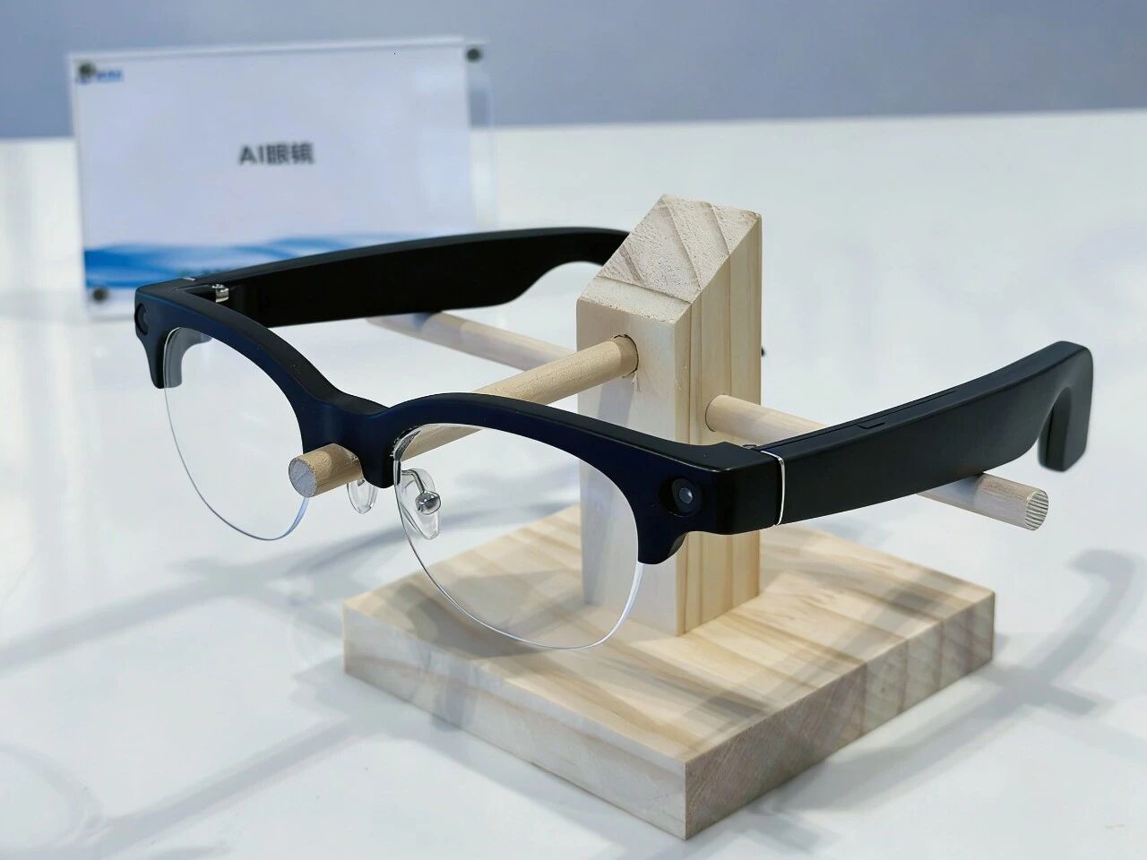 芯视佳发布全栈自研AI眼镜方案，首批量产订单印证硬实力