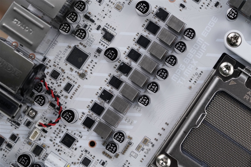 微星首款全白设计的M-ATX小板！ MPG B850M EDGE TIMAX WIF刀锋 钛评测：性能媲美顶级X870E主板