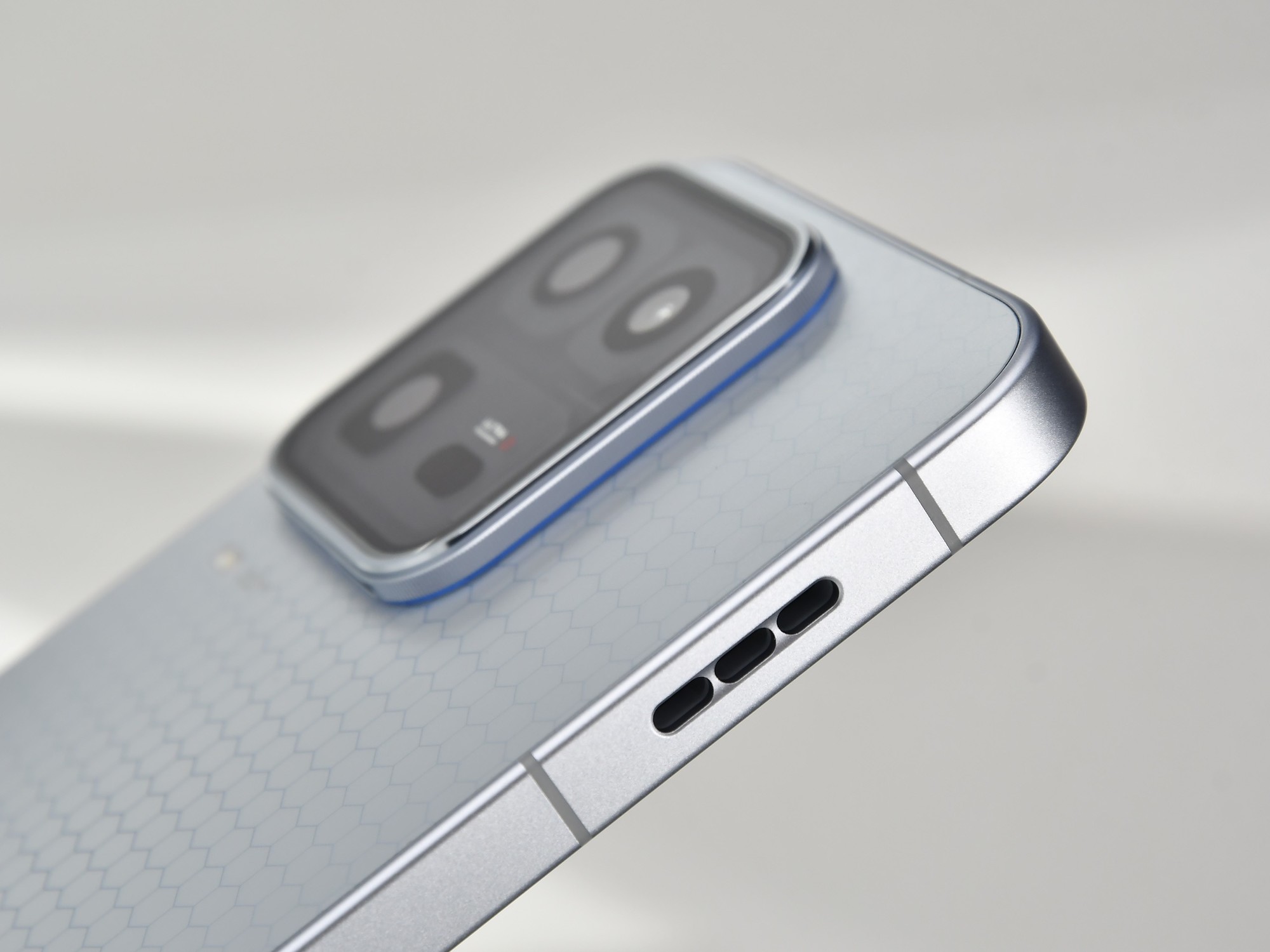 一文看懂iQOO 15/15 Ultra怎么选 追求电竞极致看Ultra