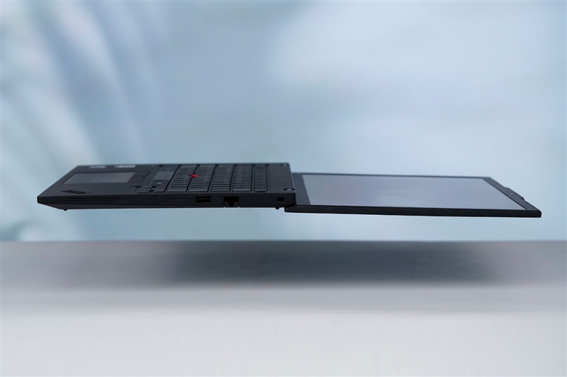 AI加持下的精英商务本 联想ThinkPad T14 Gen6笔记本评测:28W锐龙能效喜人 内建NPU更灵活