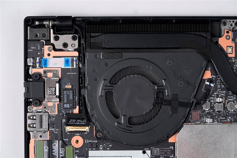 AI加持下的精英商务本 联想ThinkPad T14 Gen6笔记本评测:28W锐龙能效喜人 内建NPU更灵活