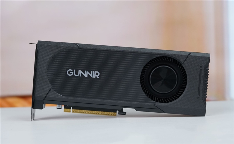 4张96GB显存暴力输出!英特尔锐炫Pro B60和长城世恒X-AIGC工作站评测:可满足千人同时在线聊天