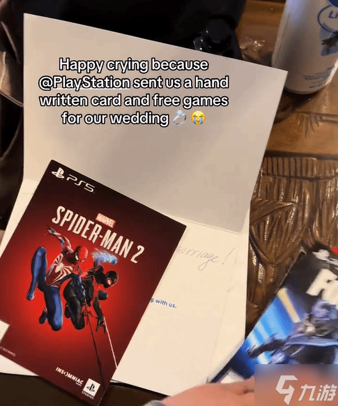 羡慕!新人结婚邀请索尼 结果索尼真随礼了!