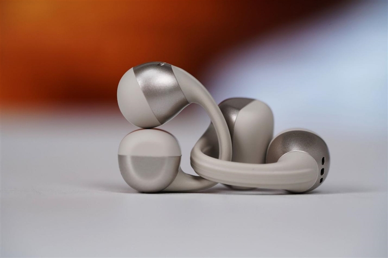 299 元卷出天际!哈趣 Ace1 耳机评测:自带 AI 翻译与会议纪要 它真能平替千元旗舰