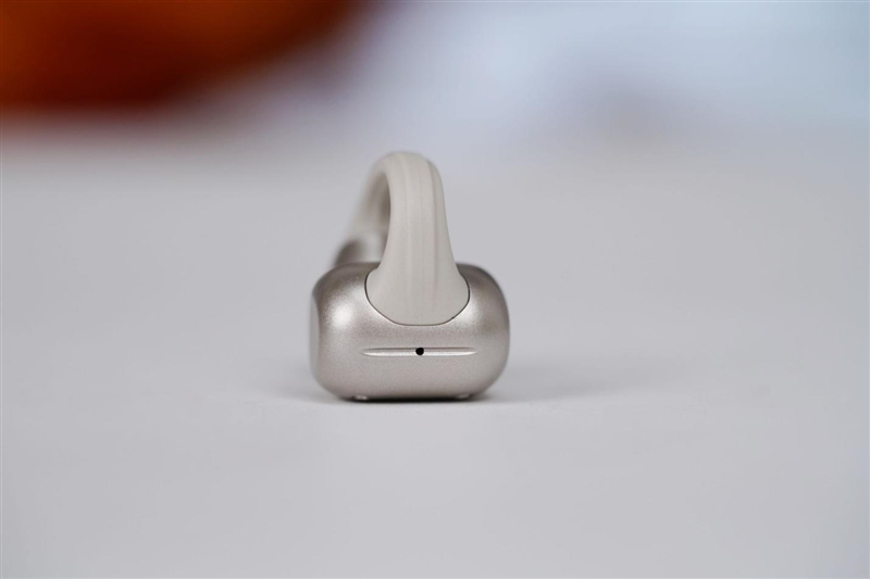 299 元卷出天际!哈趣 Ace1 耳机评测:自带 AI 翻译与会议纪要 它真能平替千元旗舰