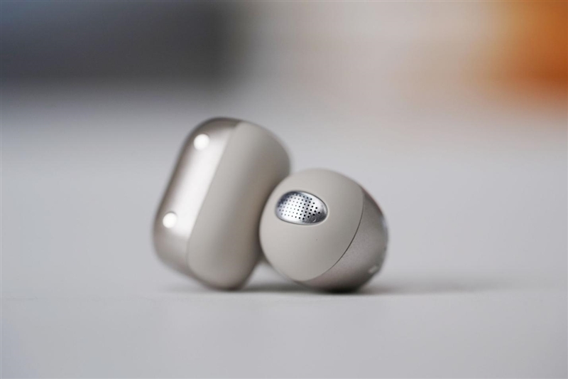 299 元卷出天际!哈趣 Ace1 耳机评测:自带 AI 翻译与会议纪要 它真能平替千元旗舰