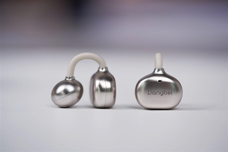 当耳机带了AMOLED屏 当贝Air1深度评测:是时尚耳饰 更是地表最强 AI 耳机