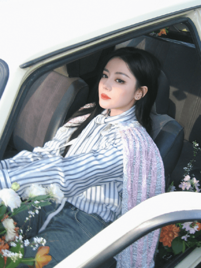 主持人李佳念发文：迪丽热巴·迪力木拉提请你平安