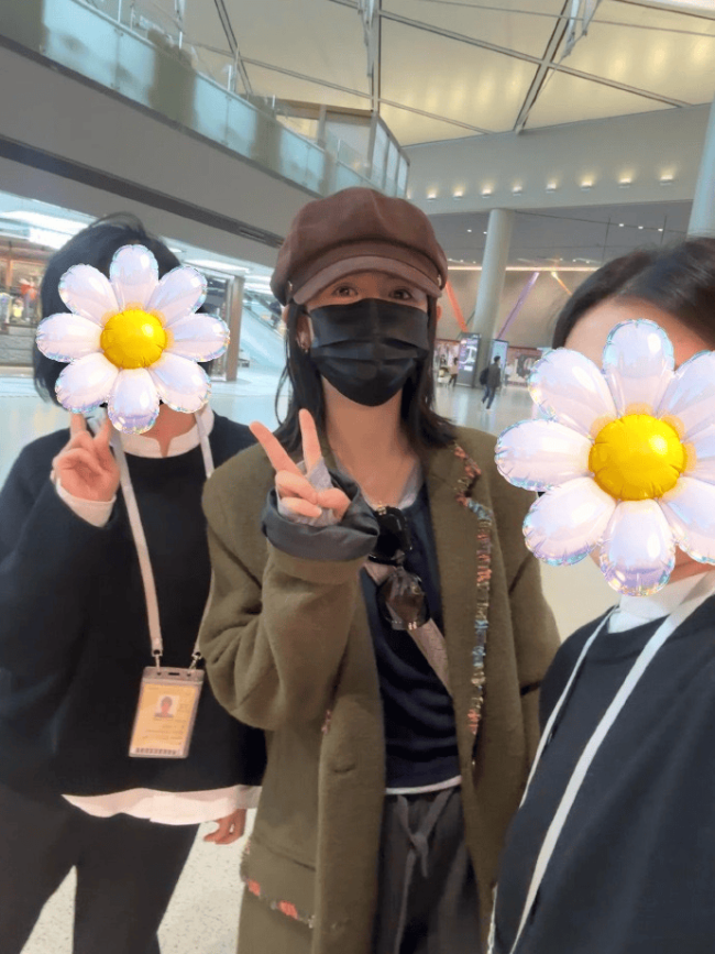 谢娜疑似现身机场遭偶遇 网友透露其心情不错