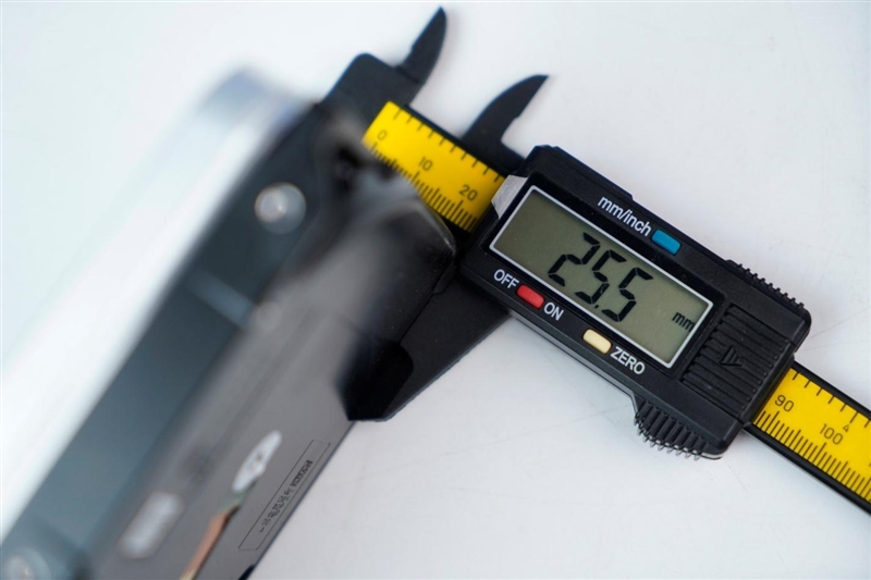 希捷银河Exos 32TB评测：机械硬盘巅峰！容量速度可靠性都无可挑剔