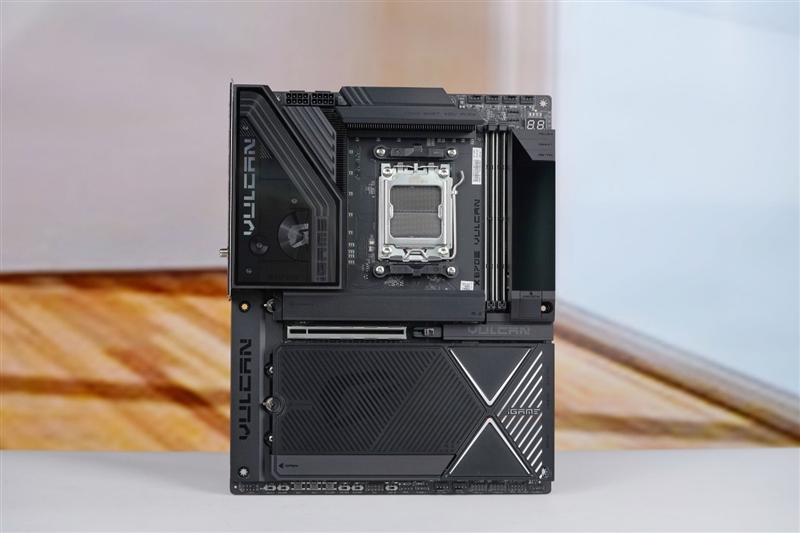 AMD X3D最强优化！七彩虹iGame X870E Vulcan OC V14火神主板评测：专属优化 温度更低性能更强