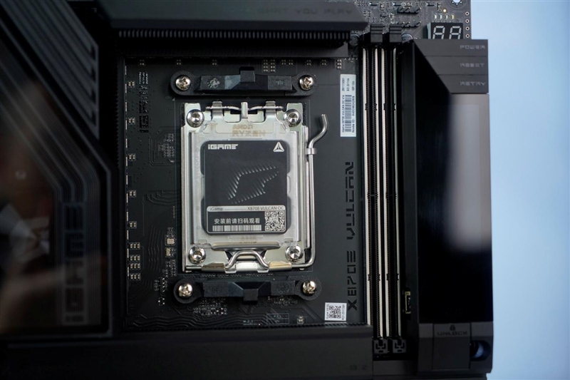 AMD X3D最强优化！七彩虹iGame X870E Vulcan OC V14火神主板评测：专属优化 温度更低性能更强