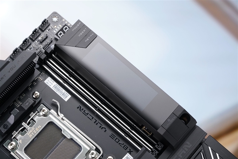 AMD X3D最强优化！七彩虹iGame X870E Vulcan OC V14火神主板评测：专属优化 温度更低性能更强