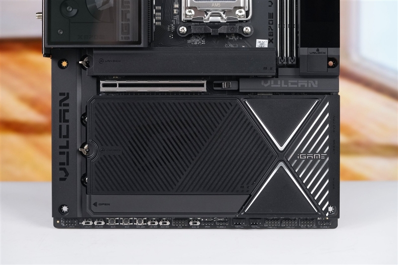 AMD X3D最强优化！七彩虹iGame X870E Vulcan OC V14火神主板评测：专属优化 温度更低性能更强