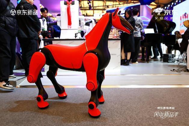 前沿、新奇机器人尽在京东 京东携机器人机甲联盟重磅亮相 AWE 2026