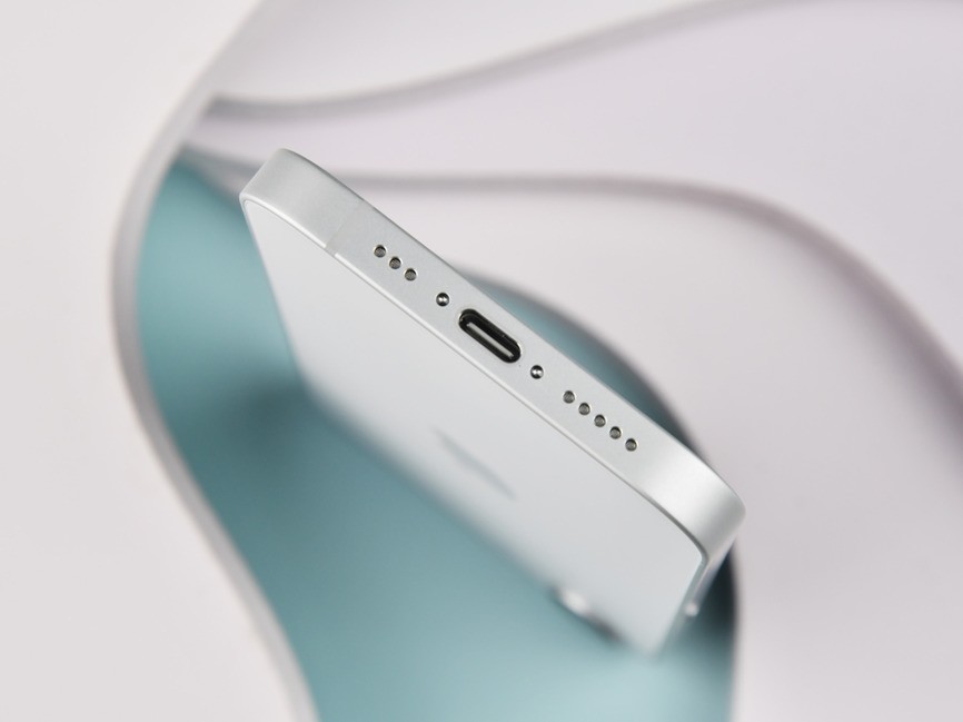 旧瓶装新酒，好喝不好喝？iPhone 17e全面评测