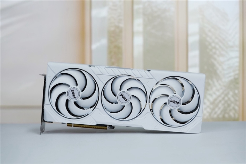 AMD RX 9070 XT实战《生化危机安魂曲》:帧数反超RTX 5070 Ti!FSR 4体验无损光追