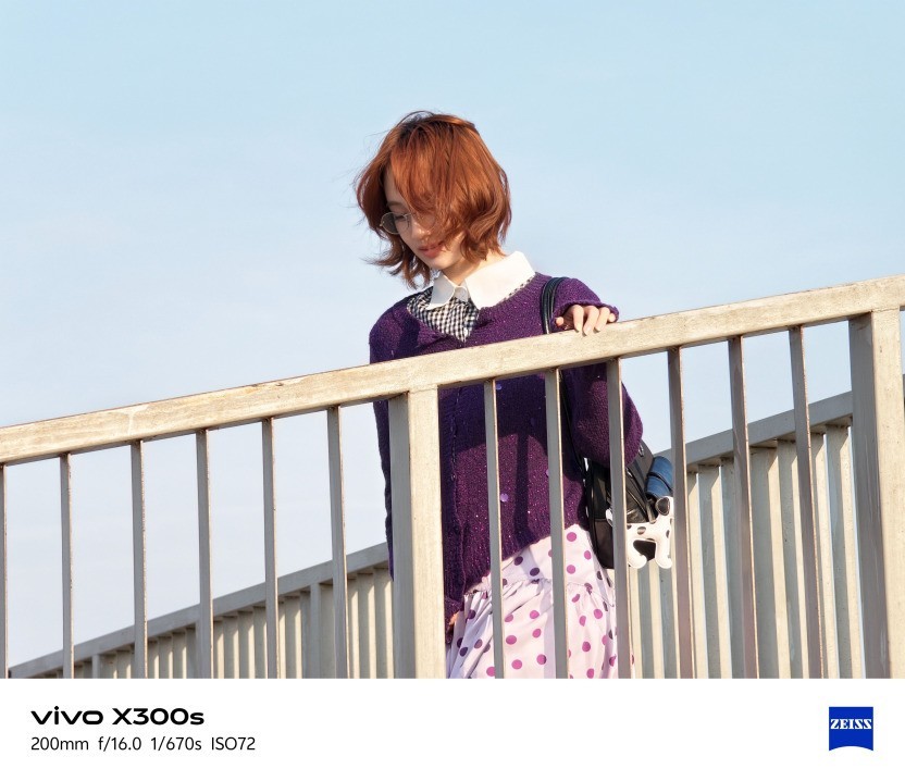 vivo X300s全面评测:把「长枪短炮」装进超能「小V单」