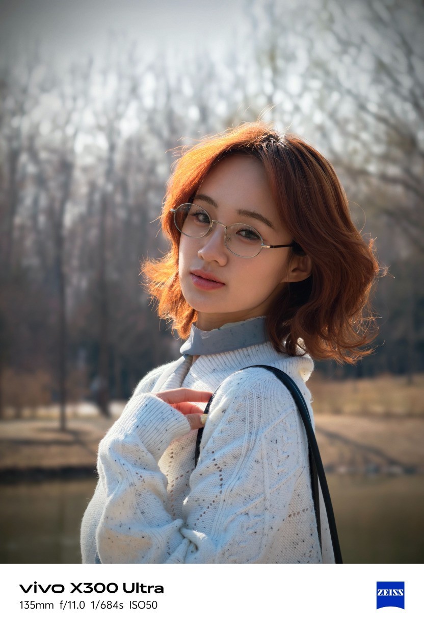 vivo X300s全面评测:把「长枪短炮」装进超能「小V单」