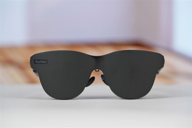 颜值拉满+配置能打 雷鸟Air 4 Pro蝙蝠侠限定版深度评测:76g的口袋巨幕 DC粉丝必冲