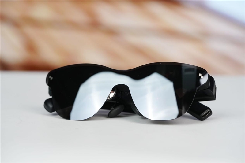 颜值拉满+配置能打 雷鸟Air 4 Pro蝙蝠侠限定版深度评测:76g的口袋巨幕 DC粉丝必冲