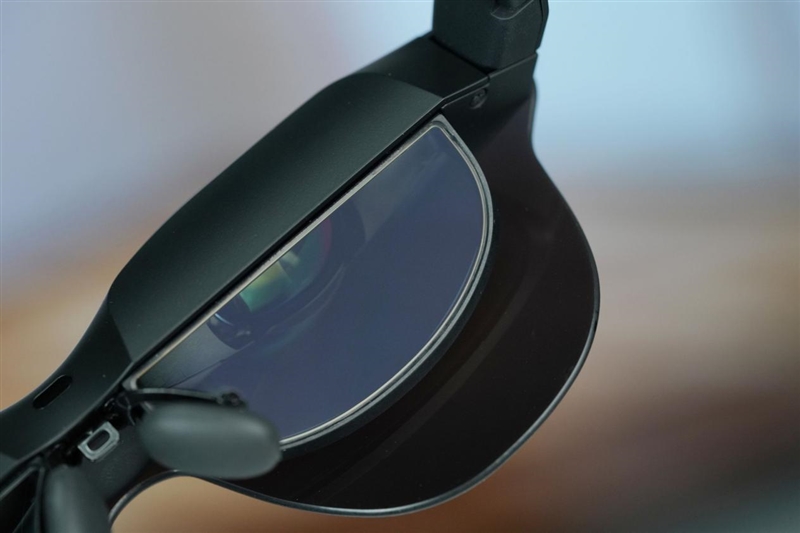 颜值拉满+配置能打 雷鸟Air 4 Pro蝙蝠侠限定版深度评测:76g的口袋巨幕 DC粉丝必冲