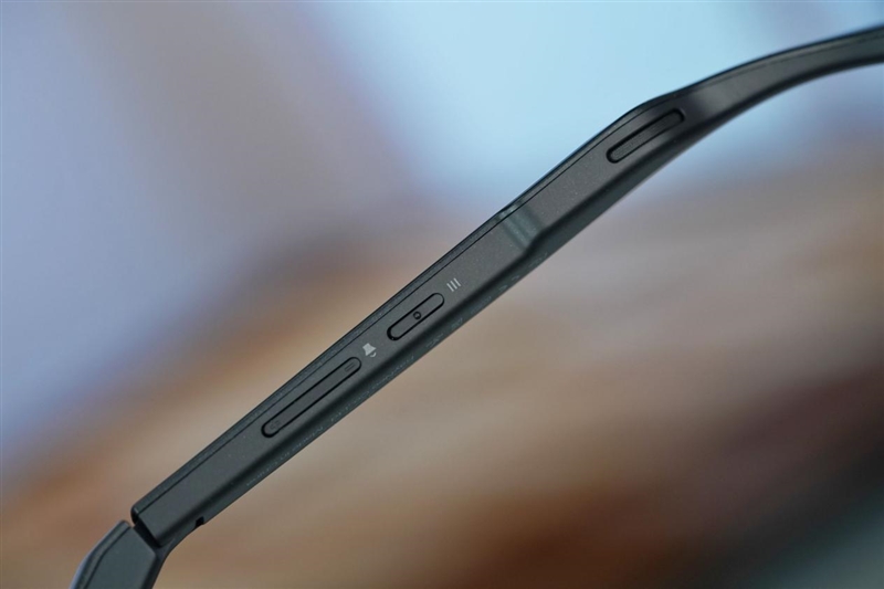 颜值拉满+配置能打 雷鸟Air 4 Pro蝙蝠侠限定版深度评测:76g的口袋巨幕 DC粉丝必冲