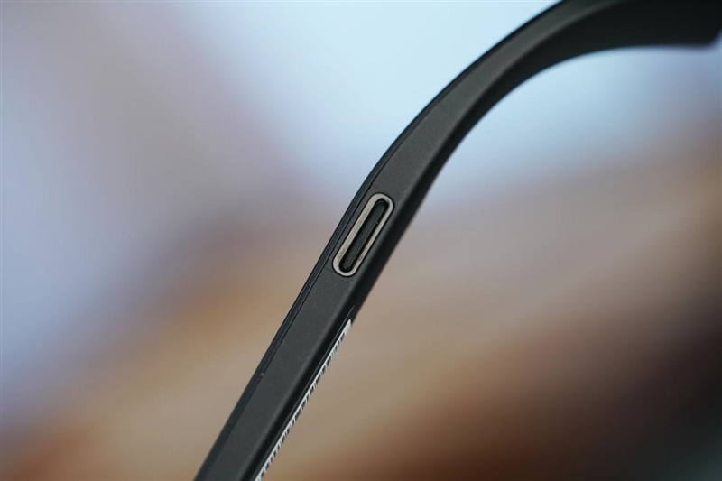 颜值拉满+配置能打 雷鸟Air 4 Pro蝙蝠侠限定版深度评测:76g的口袋巨幕 DC粉丝必冲