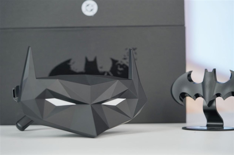 颜值拉满+配置能打 雷鸟Air 4 Pro蝙蝠侠限定版深度评测:76g的口袋巨幕 DC粉丝必冲