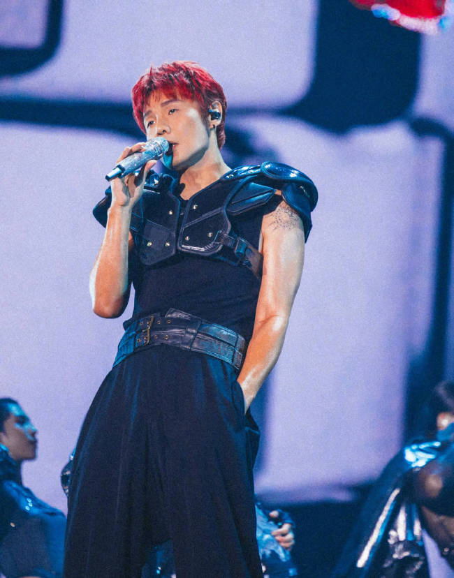 李荣浩回应吴向飞质疑其侵权演唱歌曲