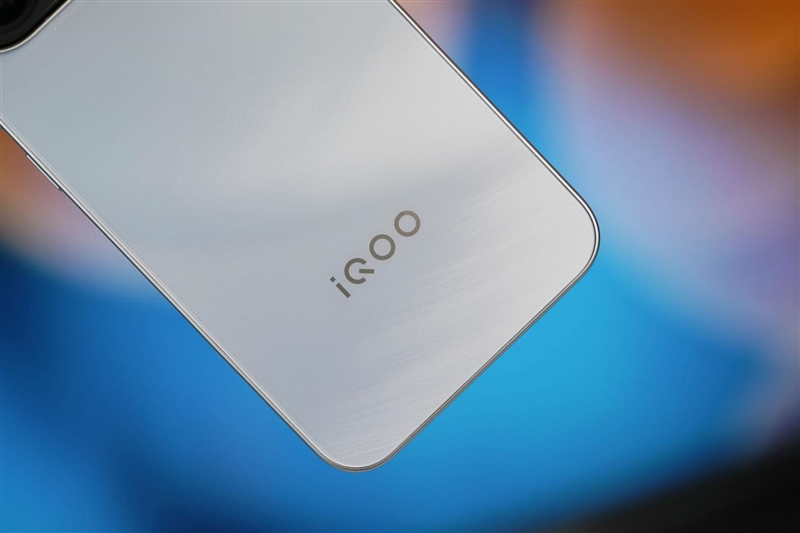 全大核性能旗舰 iQOO Z11 深度评测：165Hz 丝滑体验 游戏党真正的性价比利器