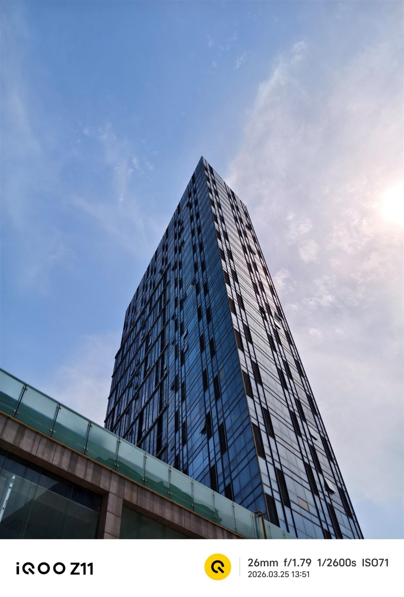 全大核性能旗舰 iQOO Z11 深度评测：165Hz 丝滑体验 游戏党真正的性价比利器