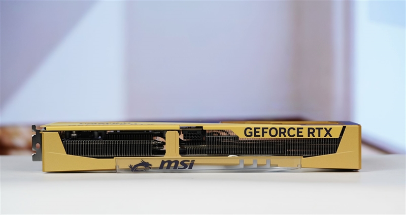 选择虚空还是圣光？微星RTX 5070魔兽世界至暗之夜联名显卡评测：设计精致性能强劲 陪你继续征战艾泽拉斯