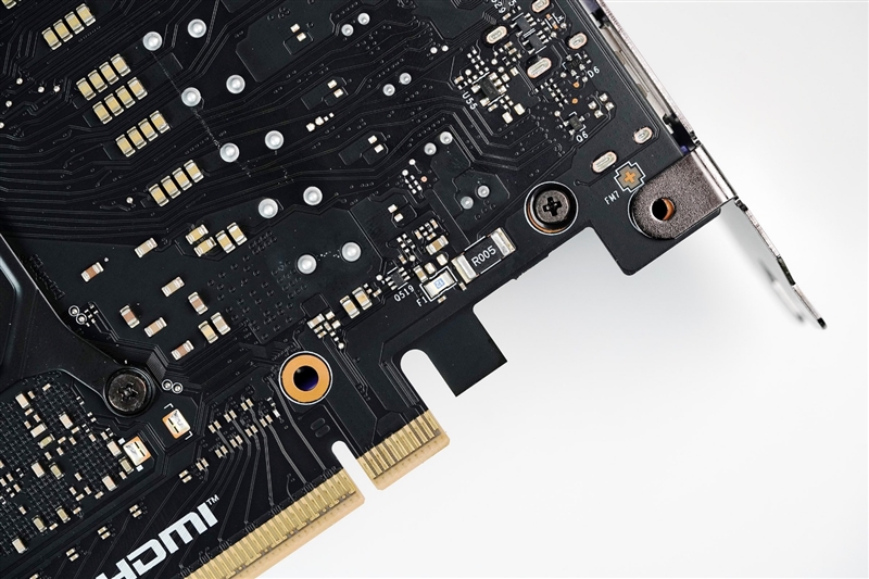 选择虚空还是圣光？微星RTX 5070魔兽世界至暗之夜联名显卡评测：设计精致性能强劲 陪你继续征战艾泽拉斯