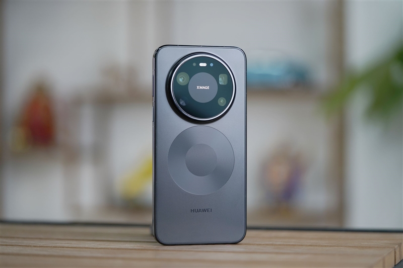 最强麒麟芯+自研风冷 华为Mate80 Pro MAX 风驰版全面评测：涡轮散热封神 性能稳到骨子里