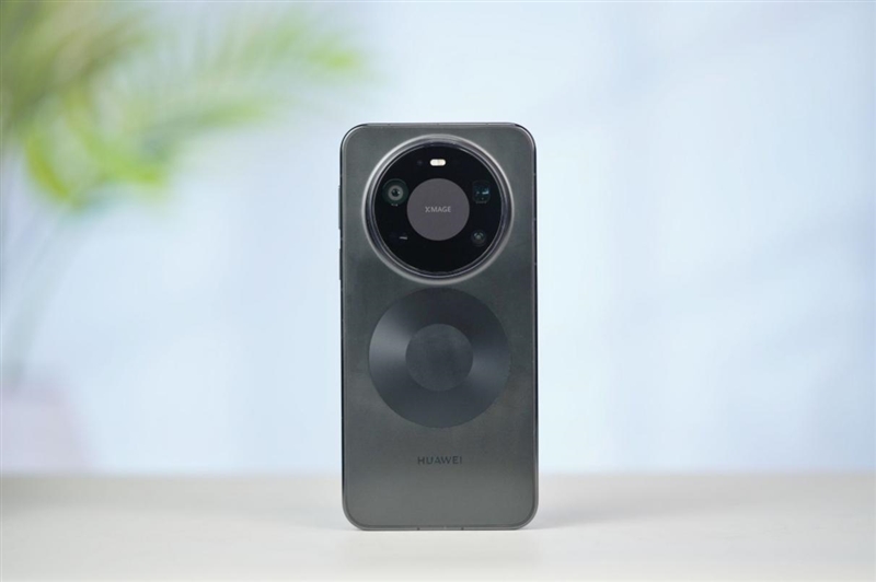 最强麒麟芯+自研风冷 华为Mate80 Pro MAX 风驰版全面评测：涡轮散热封神 性能稳到骨子里