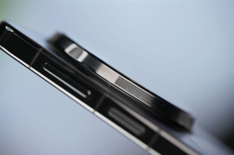 最强麒麟芯+自研风冷 华为Mate80 Pro MAX 风驰版全面评测：涡轮散热封神 性能稳到骨子里