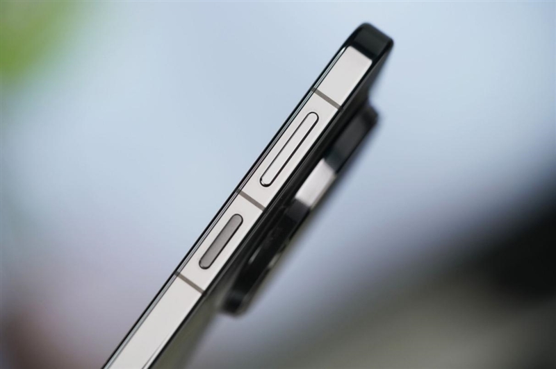 最强麒麟芯+自研风冷 华为Mate80 Pro MAX 风驰版全面评测：涡轮散热封神 性能稳到骨子里