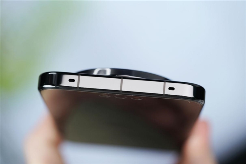 最强麒麟芯+自研风冷 华为Mate80 Pro MAX 风驰版全面评测：涡轮散热封神 性能稳到骨子里