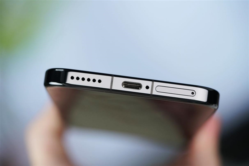 最强麒麟芯+自研风冷 华为Mate80 Pro MAX 风驰版全面评测：涡轮散热封神 性能稳到骨子里