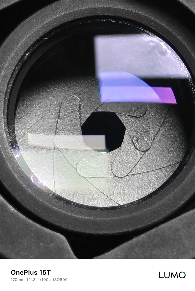 小屏不妥协配置反升级！一加15T手机深度评测：小巧玲珑的满血性能旗舰